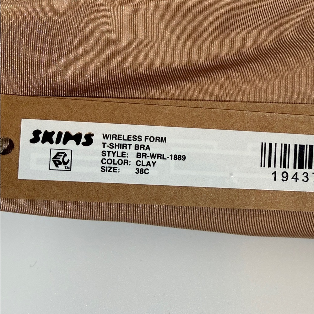 NWT Skims Wireless Form T-shirt Bra 38C Color Clay - Picture 3 of 7